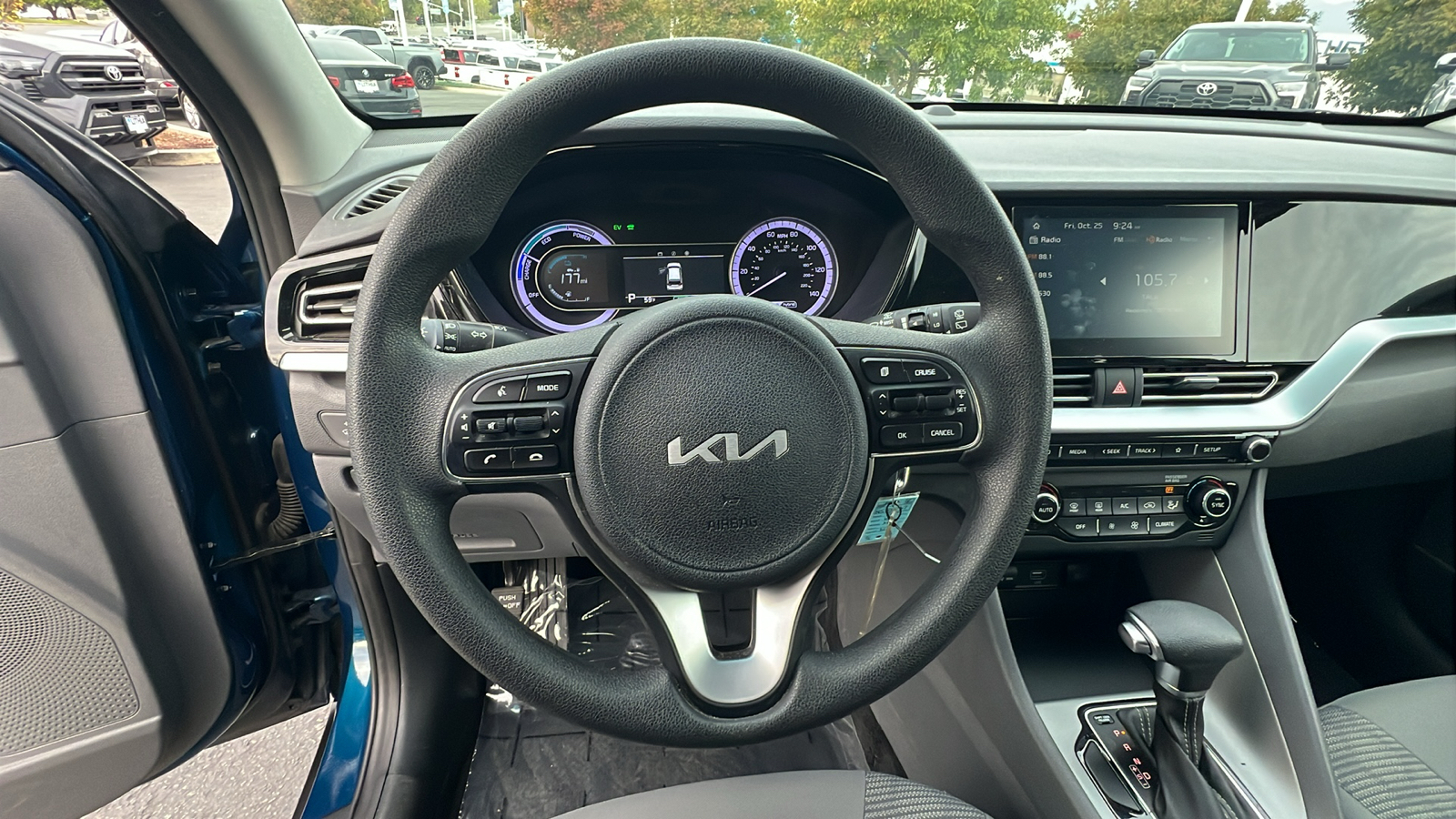 2022 Kia Niro LX 15