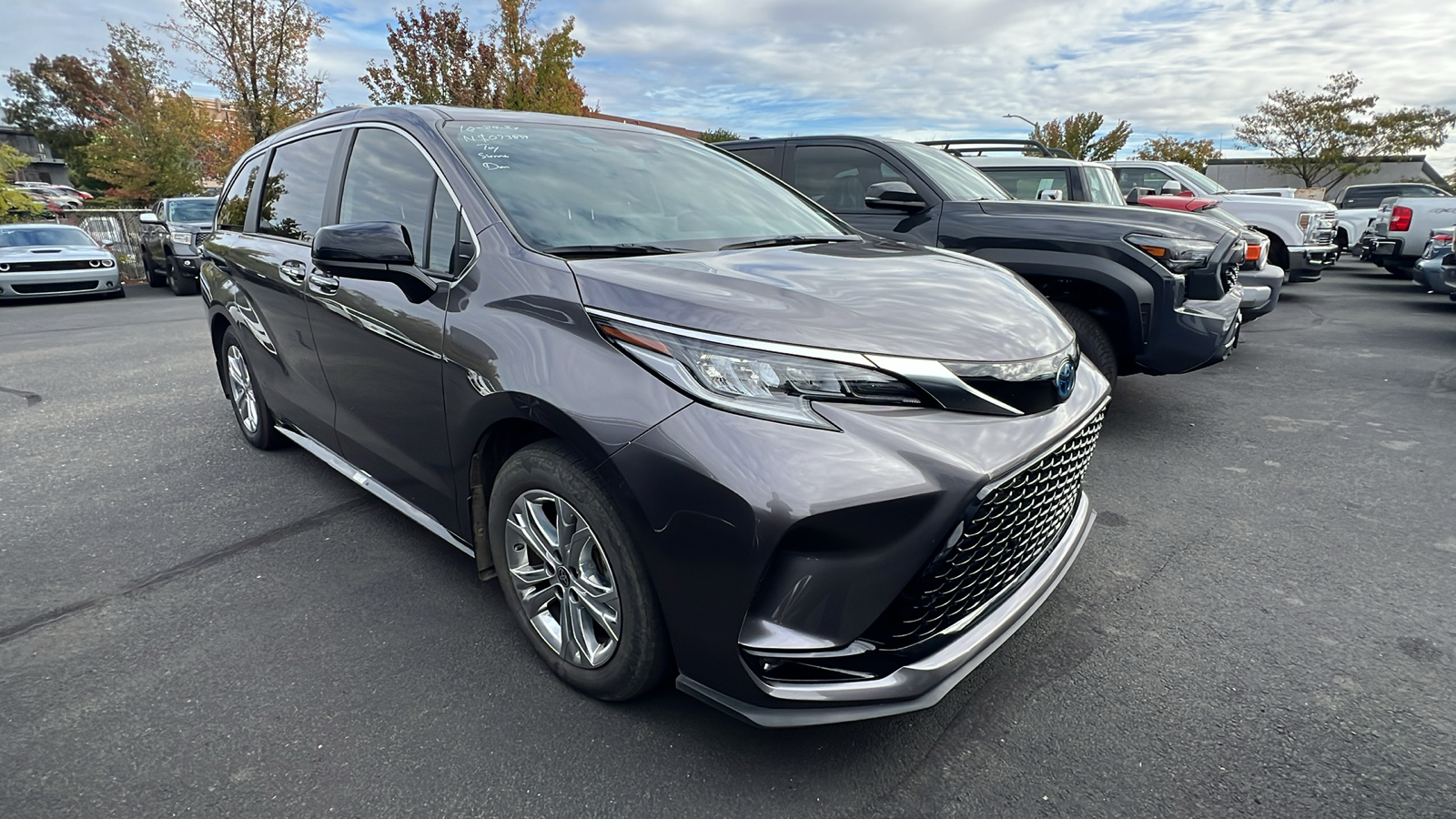 2022 Toyota Sienna XSE 2