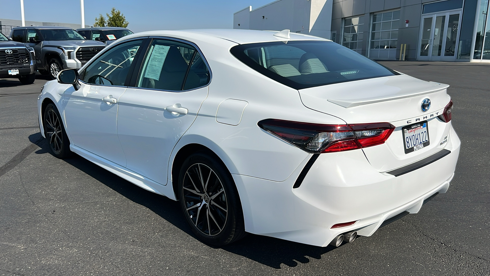 2022 Toyota Camry Hybrid SE 4