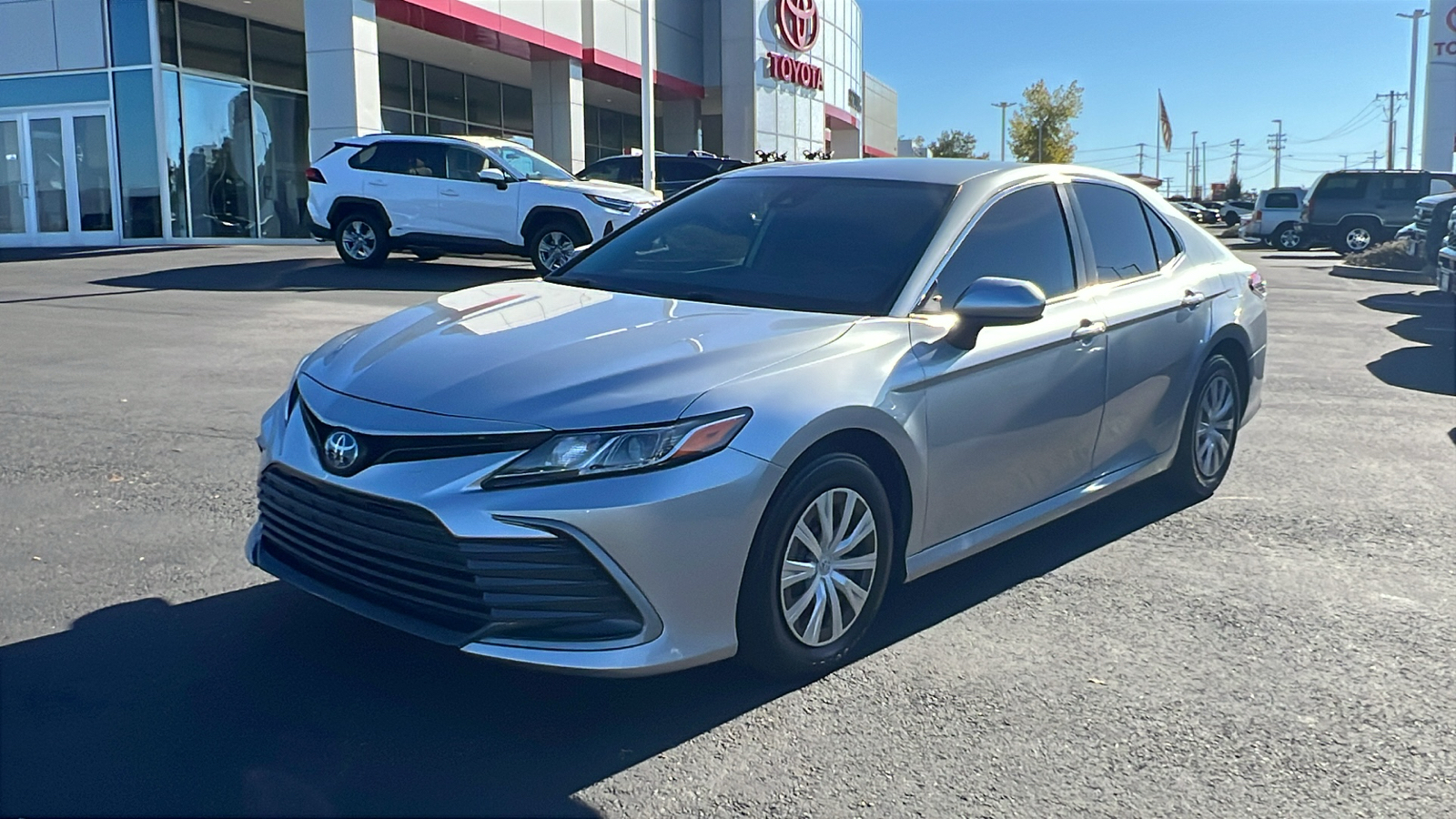 2022 Toyota Camry Hybrid LE 1