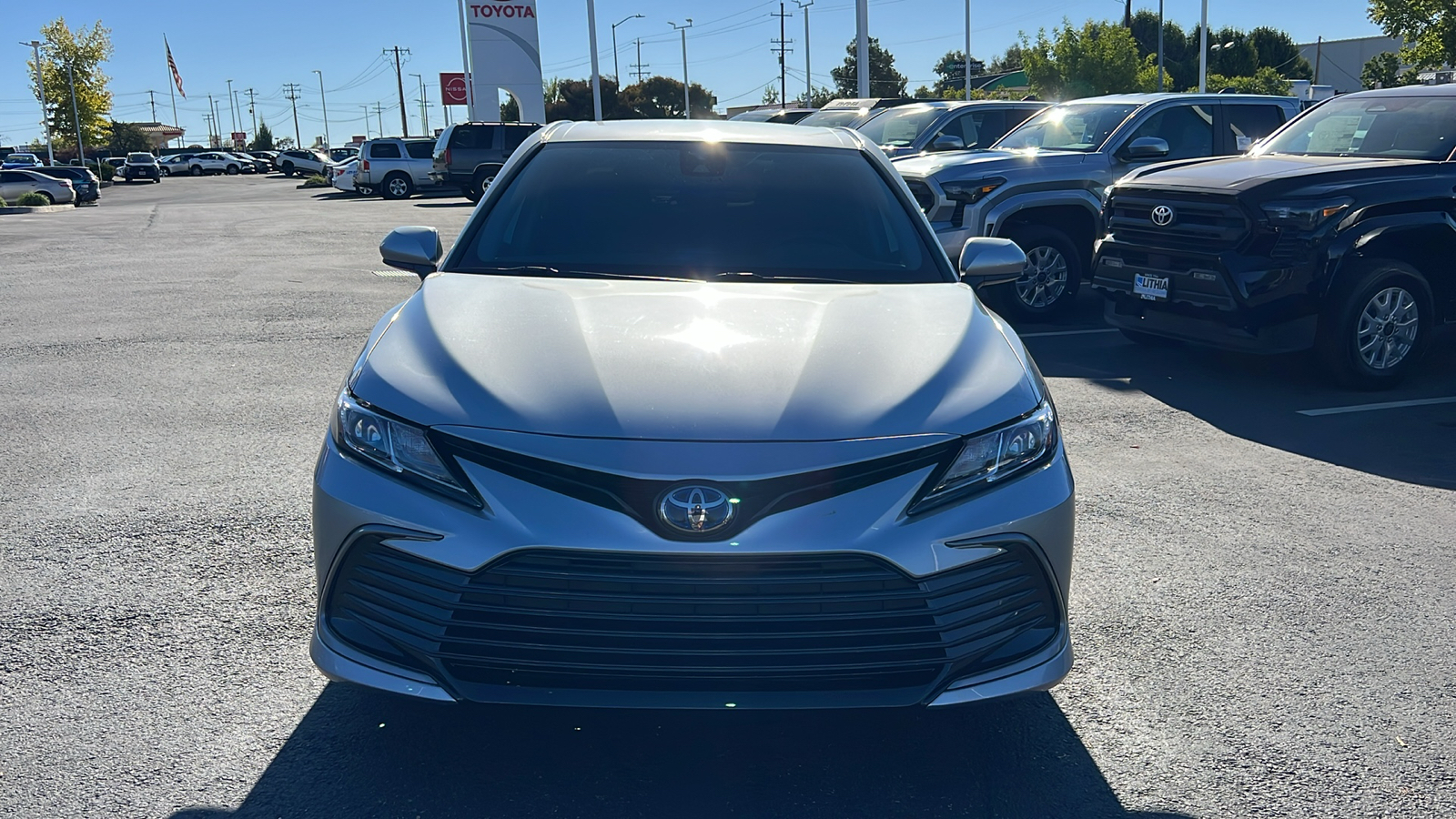 2022 Toyota Camry Hybrid LE 6