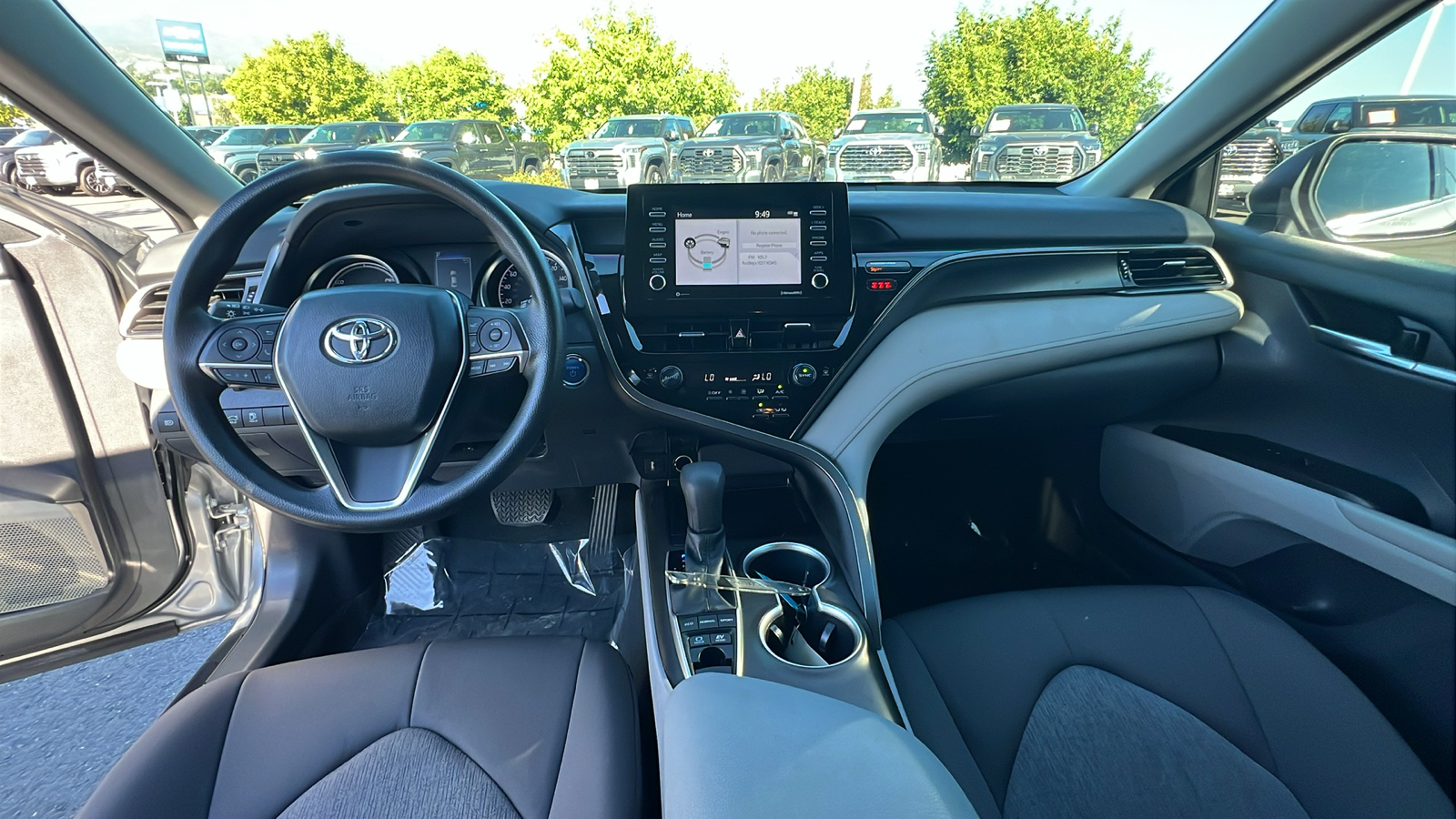 2022 Toyota Camry Hybrid LE 10