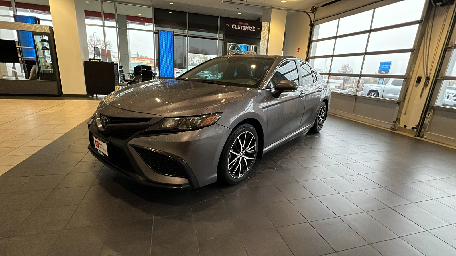 2022 Toyota Camry SE 1