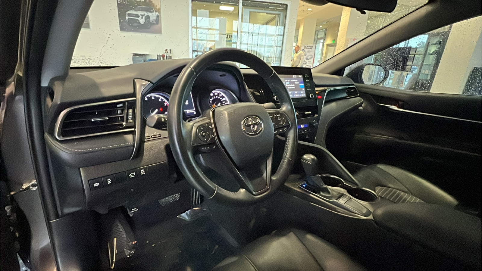 2022 Toyota Camry SE 2