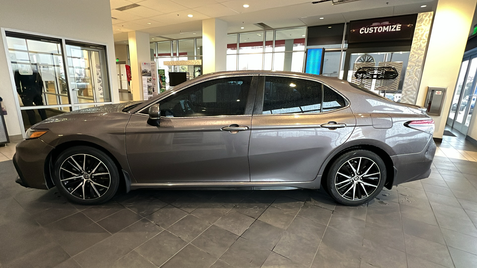 2022 Toyota Camry SE 3