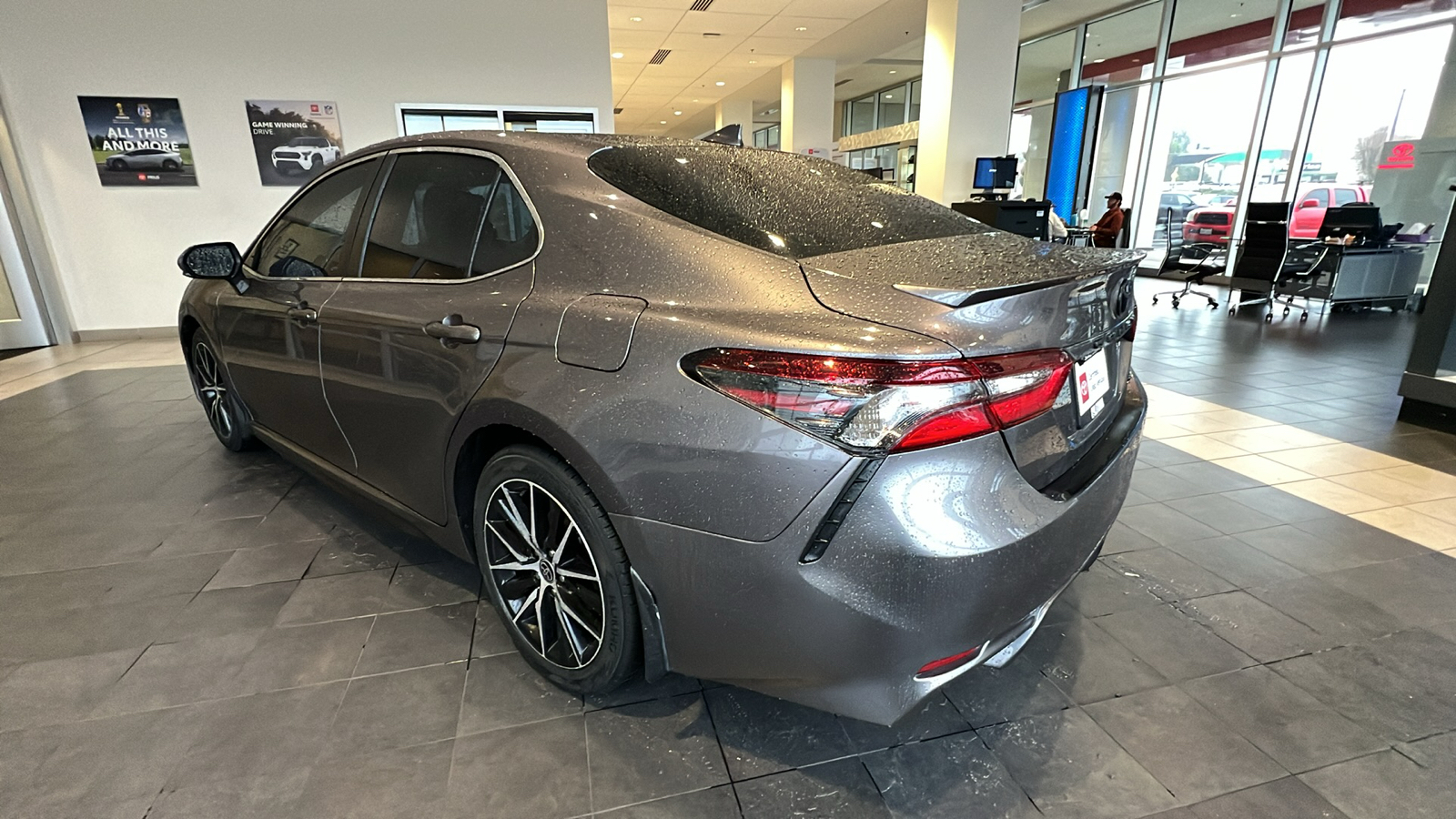 2022 Toyota Camry SE 4