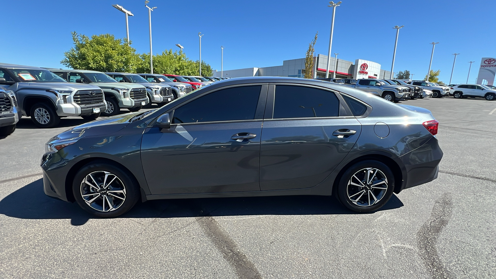 2023 Kia Forte LXS 3