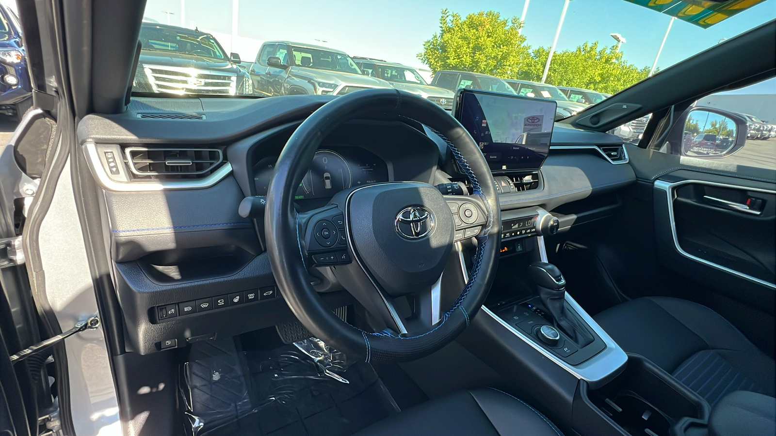 2023 Toyota RAV4 Hybrid XSE 2