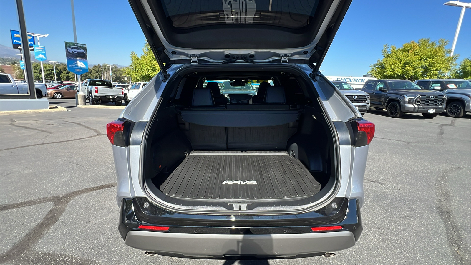 2023 Toyota RAV4 Hybrid XSE 19