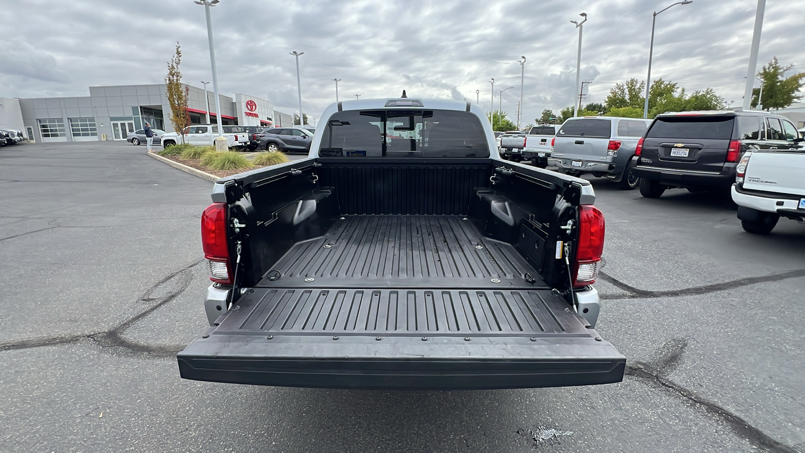 2023 Toyota Tacoma SR5 Double Cab 5 Bed V6 AT 19