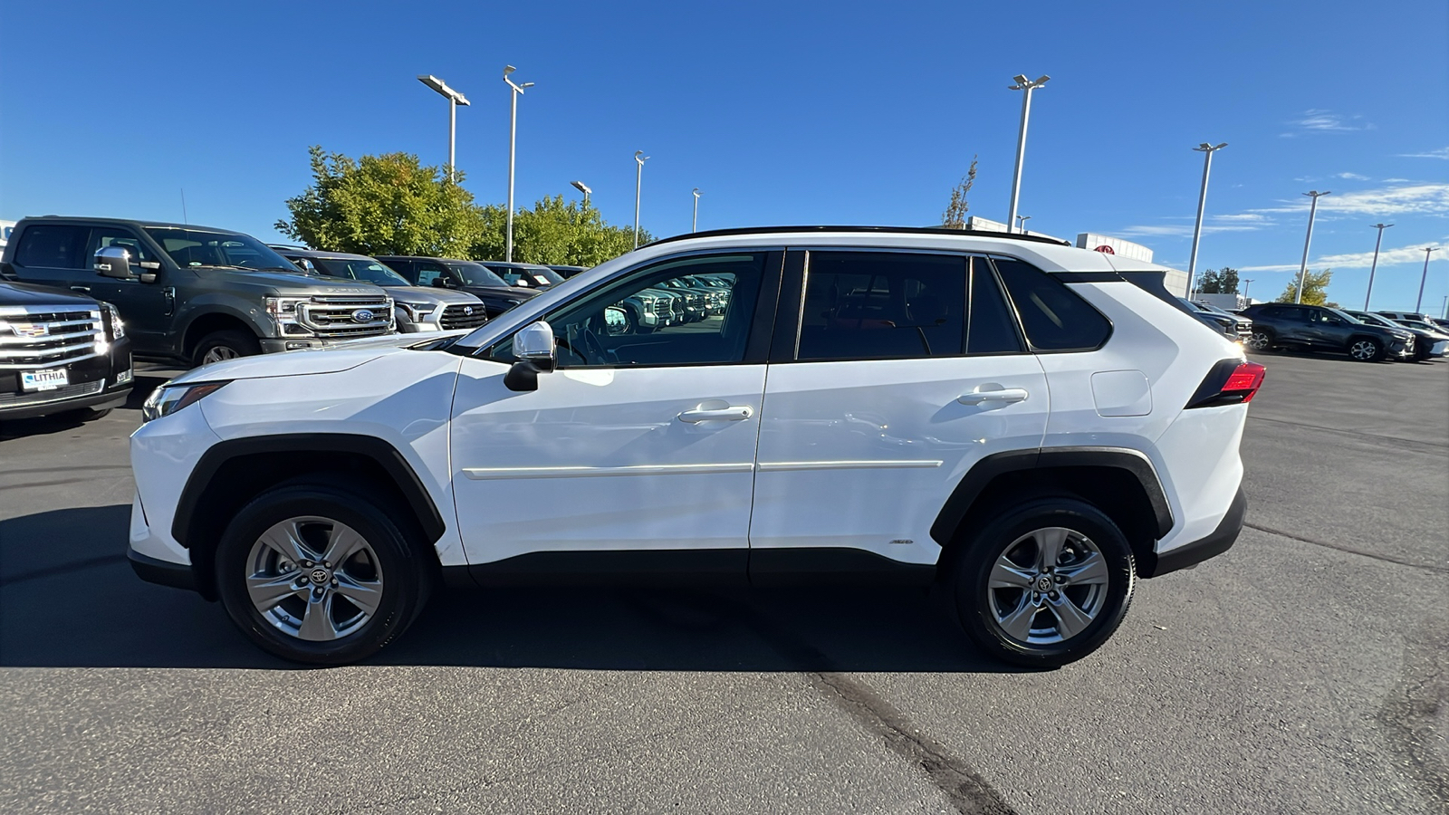 2023 Toyota RAV4 Hybrid LE 3