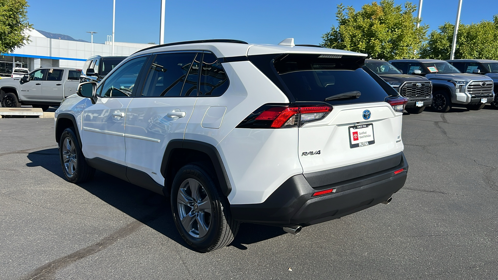 2023 Toyota RAV4 Hybrid LE 4