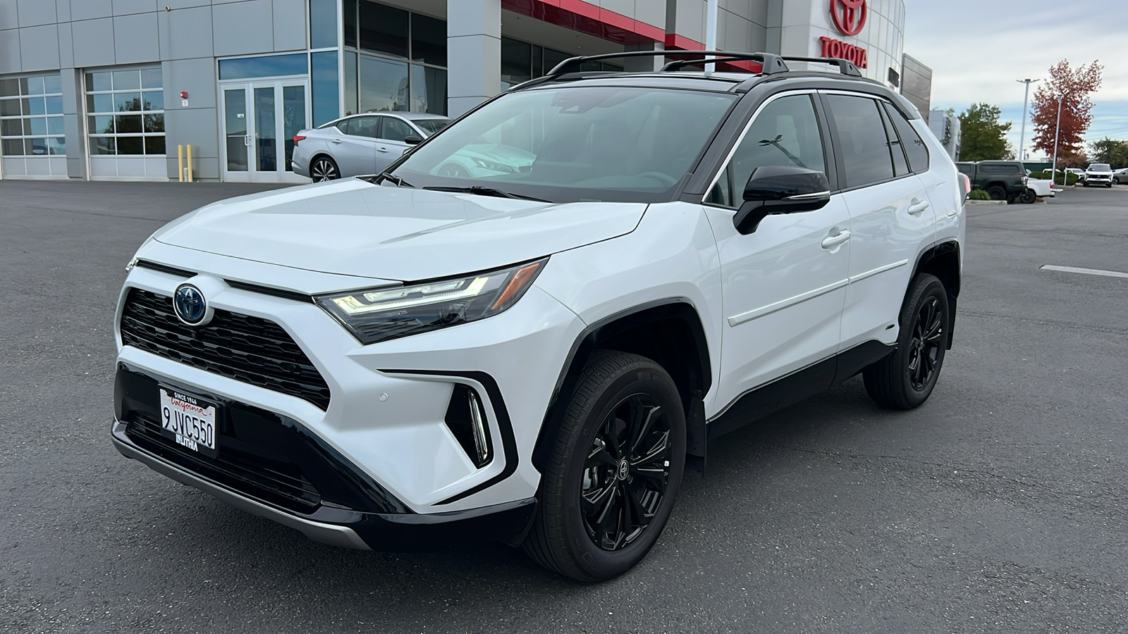 2023 Toyota RAV4 Hybrid XSE 1