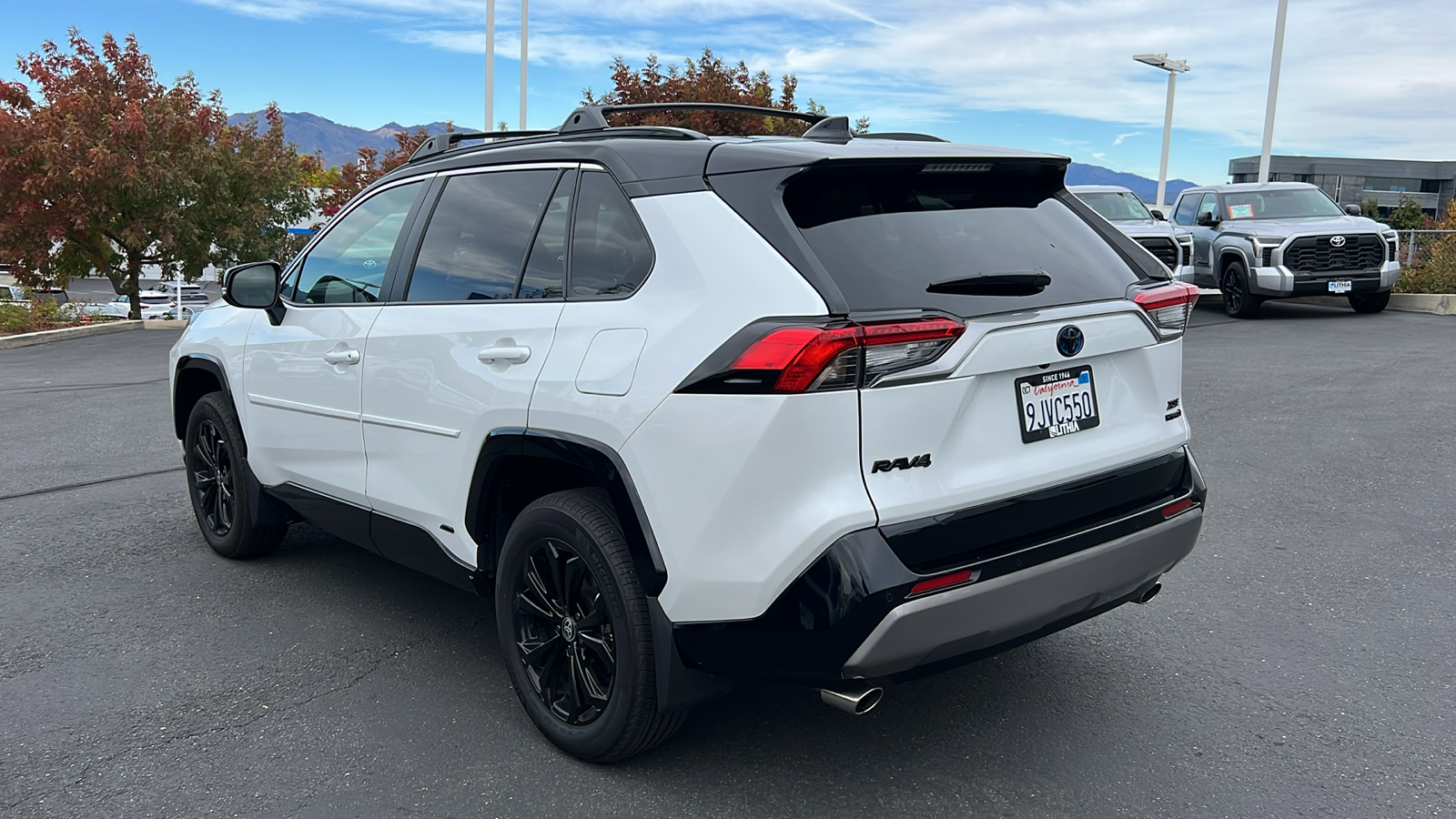 2023 Toyota RAV4 Hybrid XSE 4