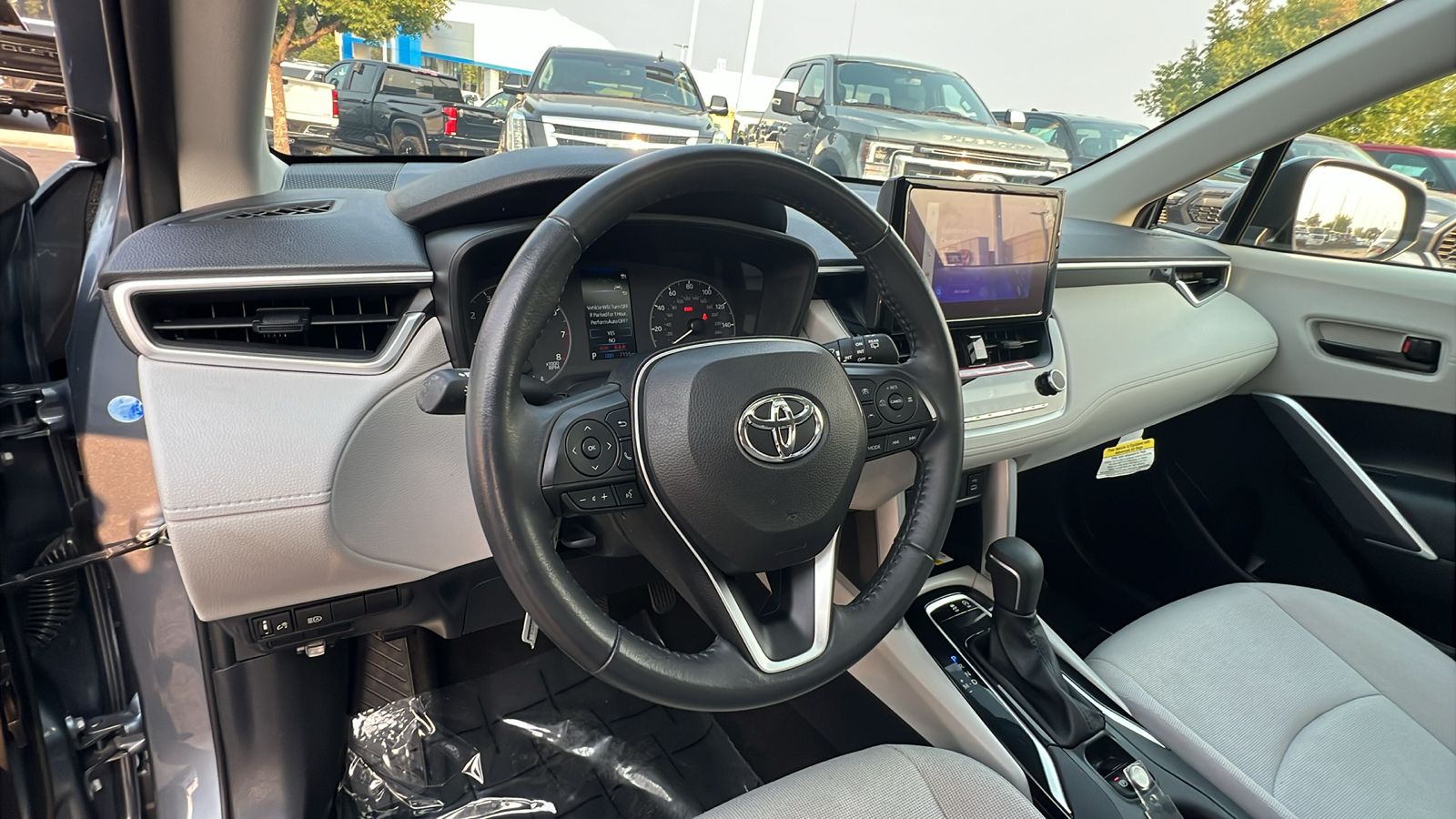 2023 Toyota Corolla Cross LE 2