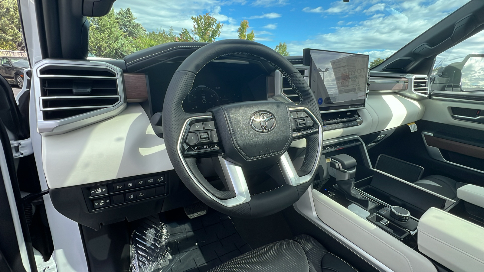 2023 Toyota Tundra Capstone Hybrid CrewMax 5.5 Bed 2