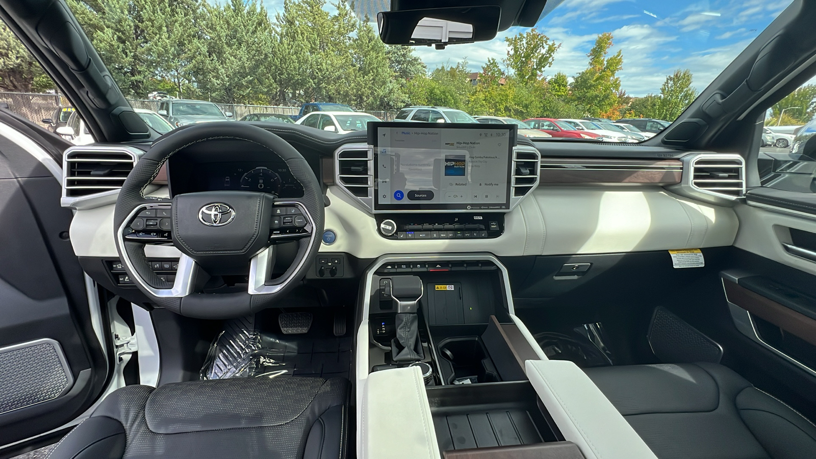 2023 Toyota Tundra Capstone Hybrid CrewMax 5.5 Bed 10
