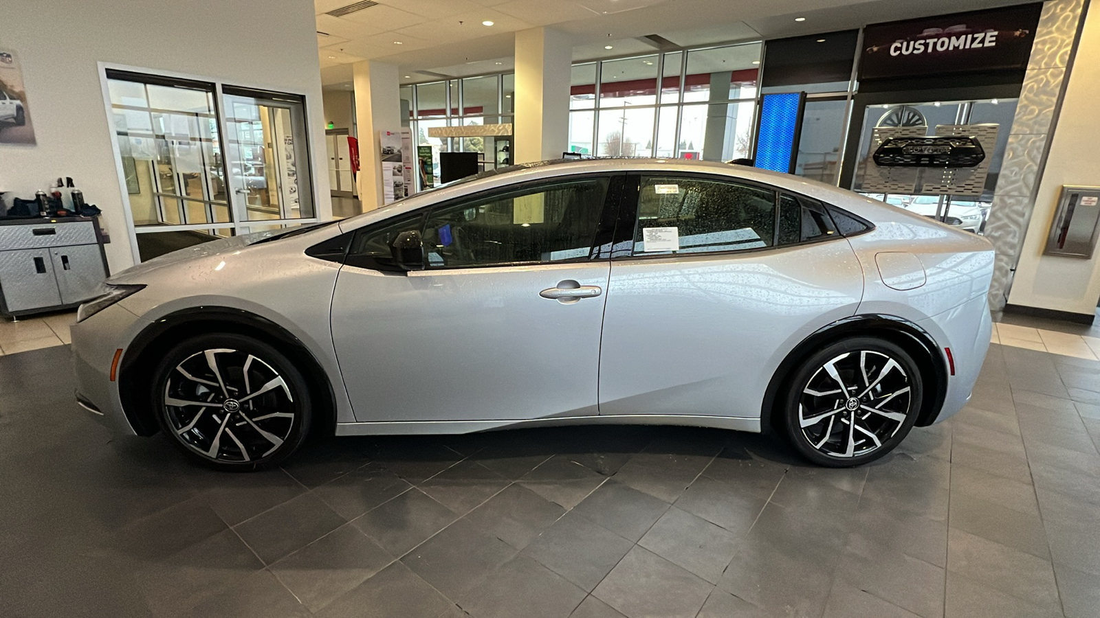 2024 Toyota Prius Prime XSE 3