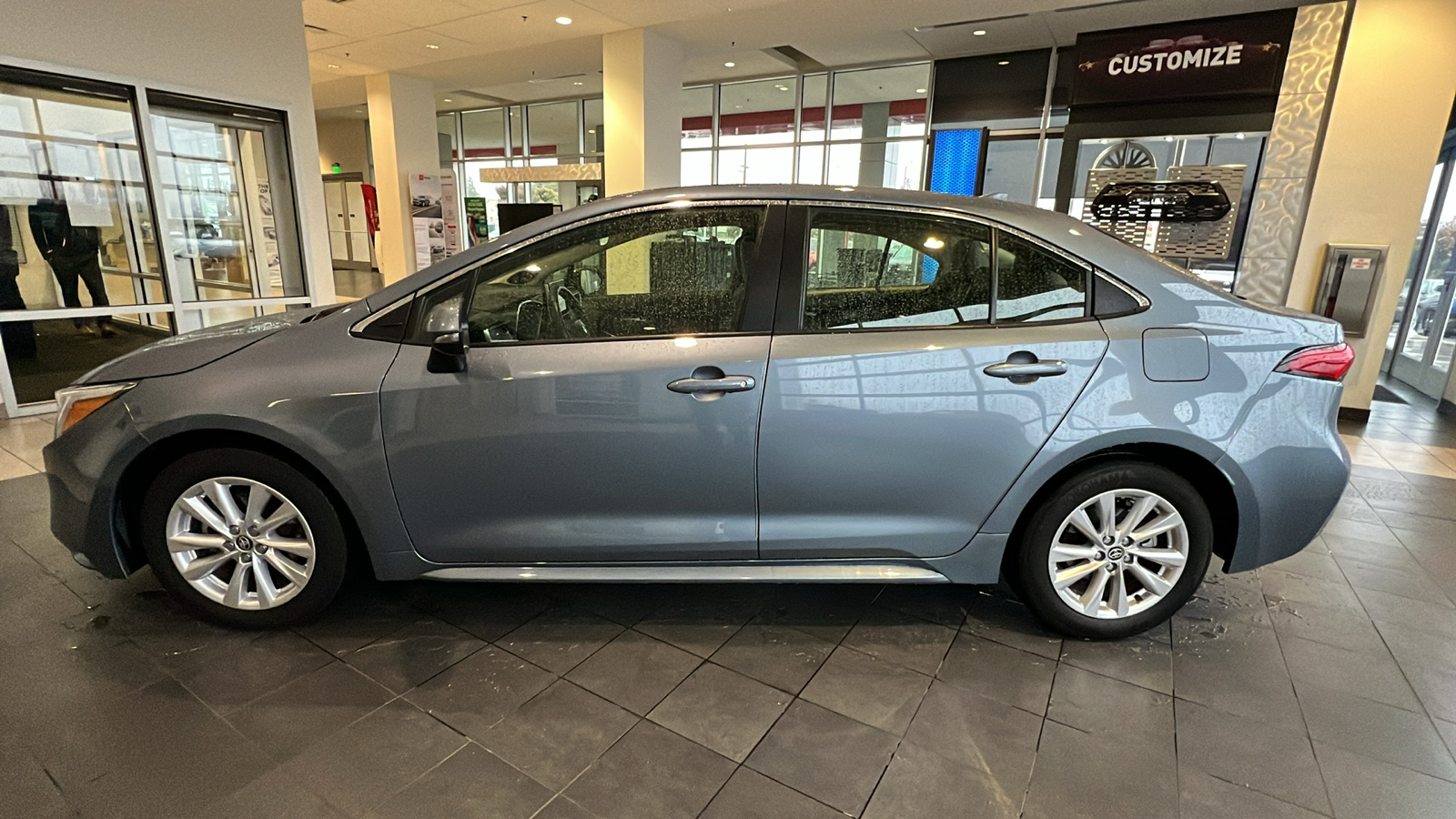 2024 Toyota Corolla Hybrid XLE 3