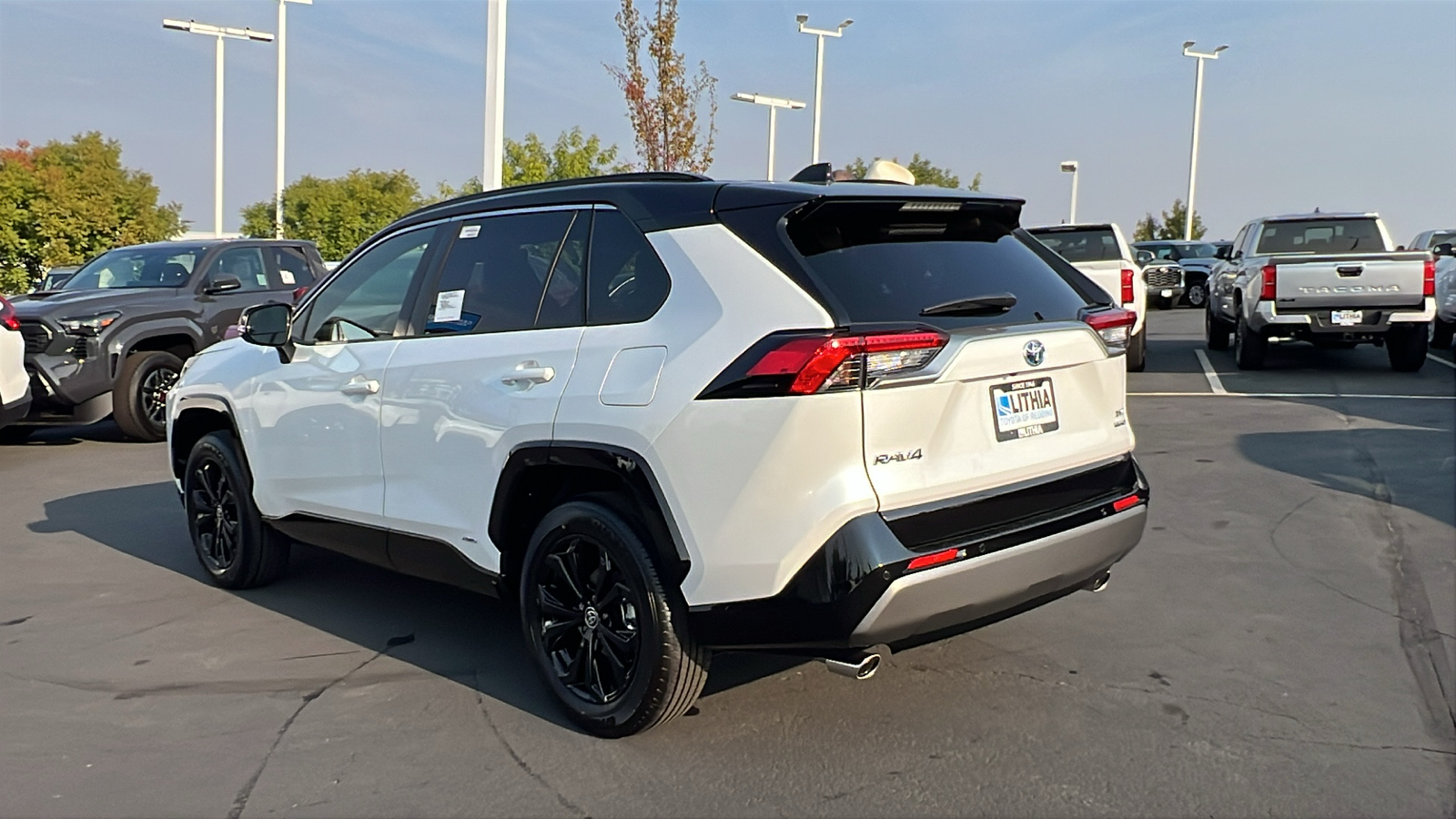 2024 Toyota RAV4 Hybrid XSE 4