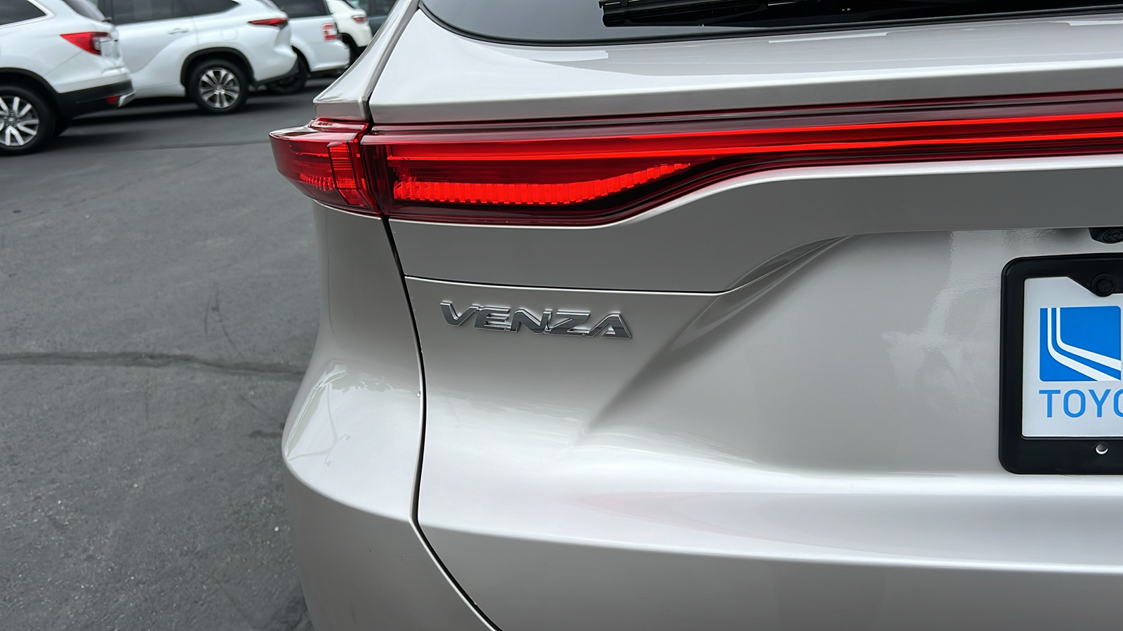 2024 Toyota Venza  7