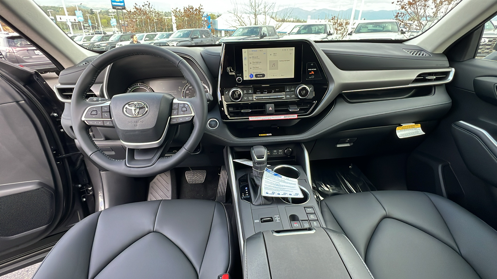 2024 Toyota Highlander Hybrid  10