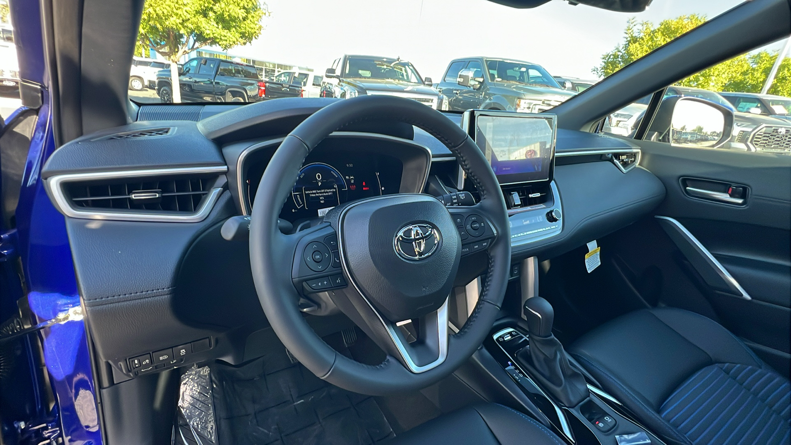 2024 Toyota Corolla Cross Hybrid XSE 2