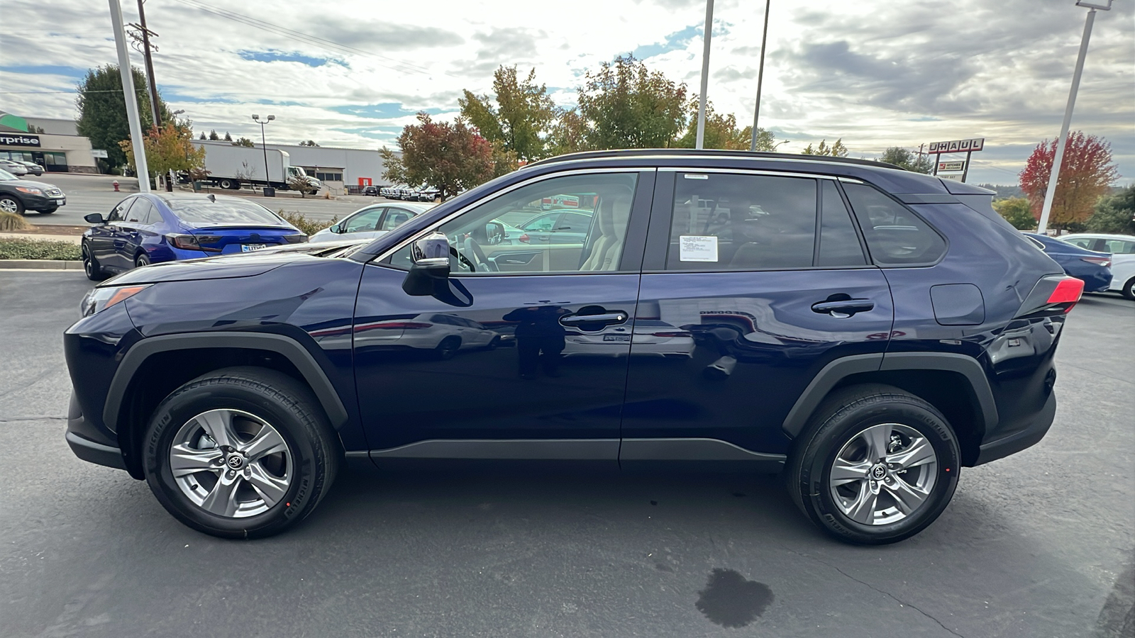 2024 Toyota RAV4 XLE 3