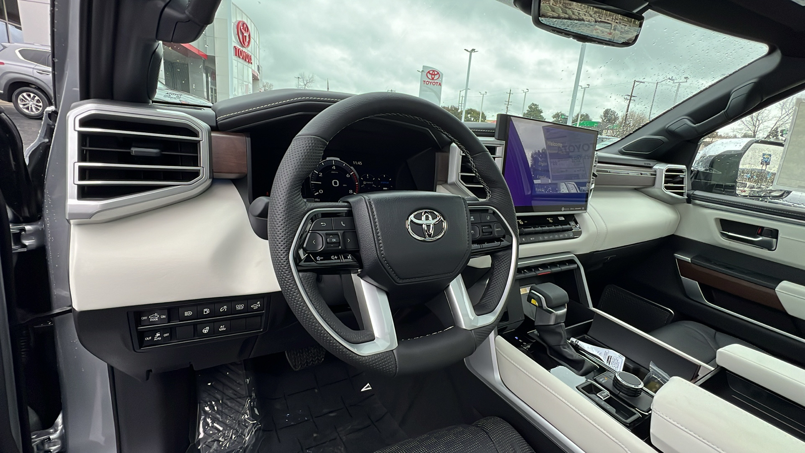 2024 Toyota Tundra Capstone Hybrid CrewMax 5.5 Bed 2