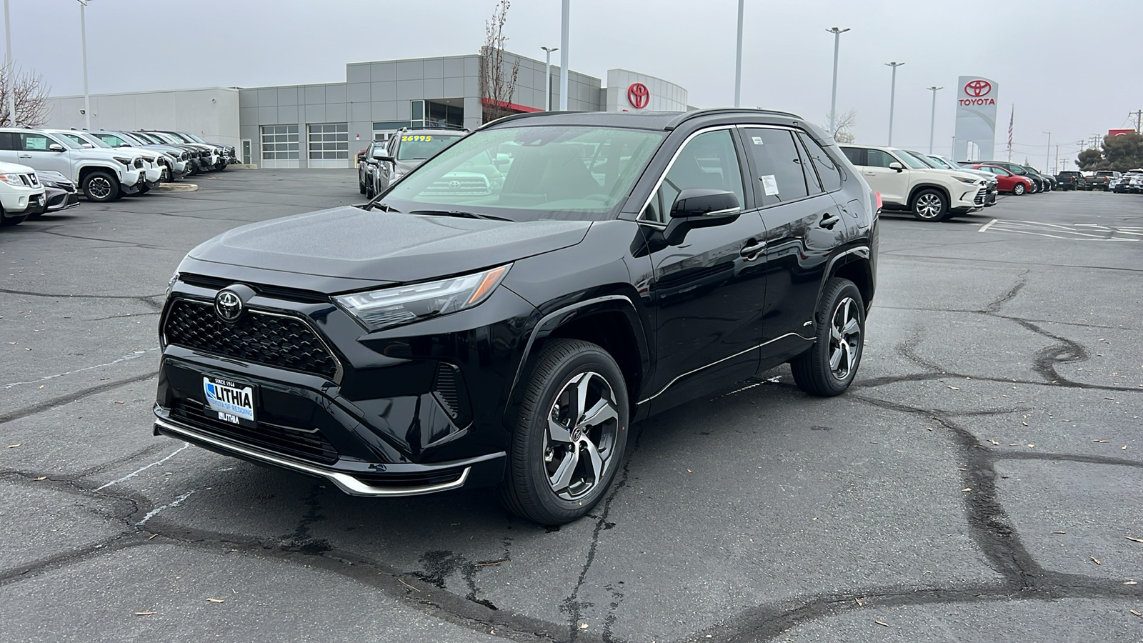 2025 Toyota RAV4 Plug-In Hybrid SE 1