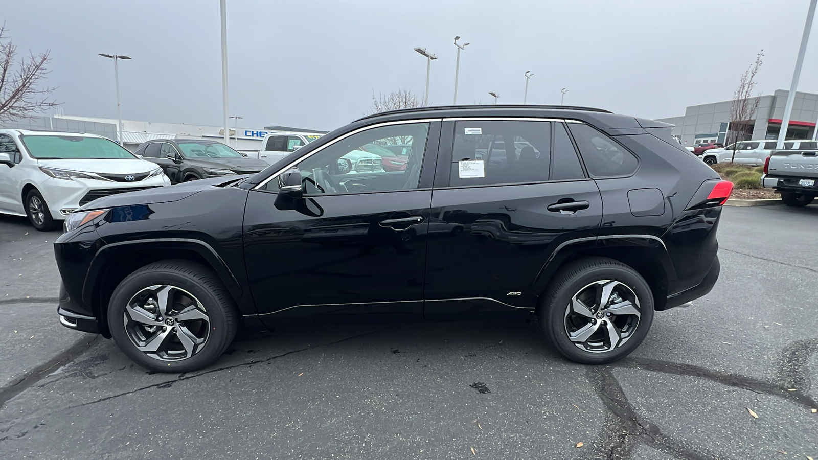 2025 Toyota RAV4 Plug-In Hybrid SE 3