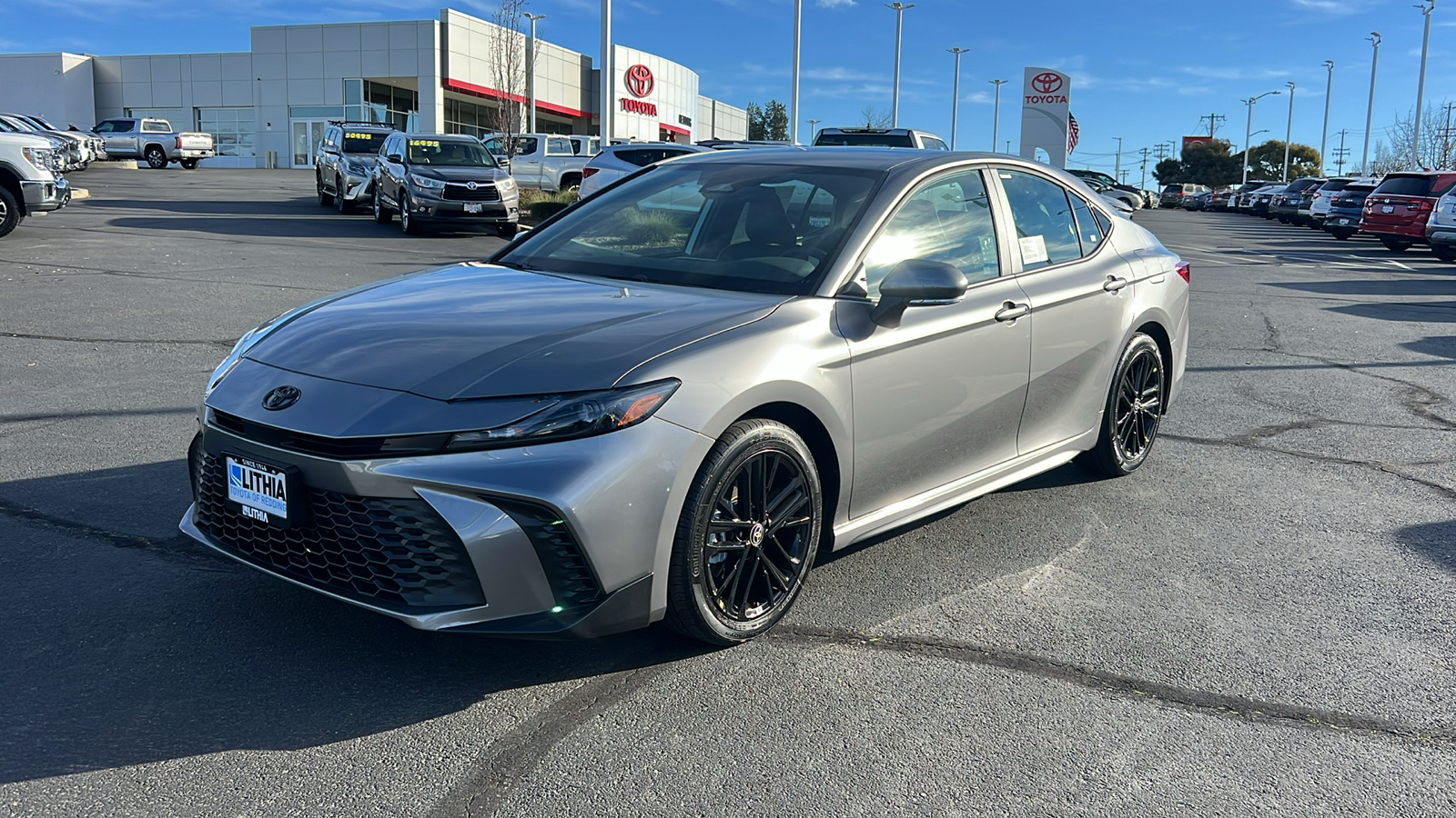 2025 Toyota Camry SE 1