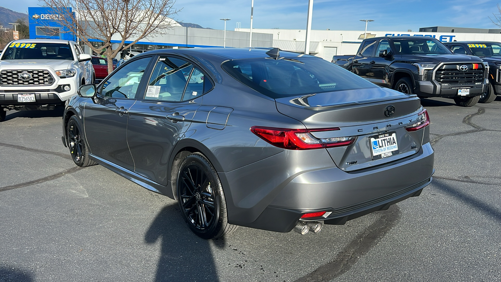 2025 Toyota Camry SE 4