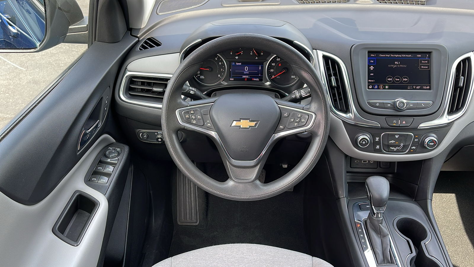 2022 Chevrolet Equinox LS 12