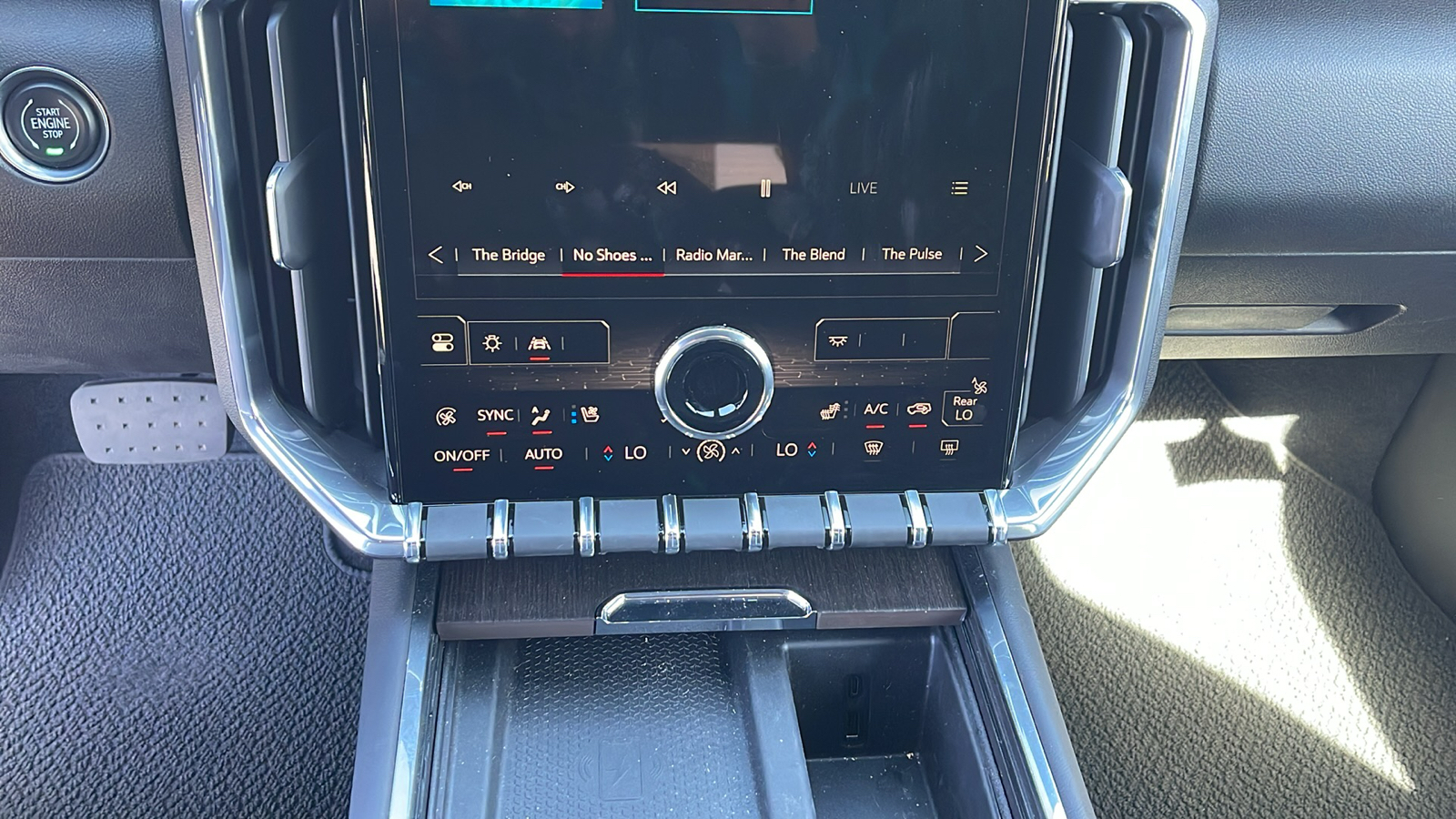 2024 GMC Acadia Denali 16