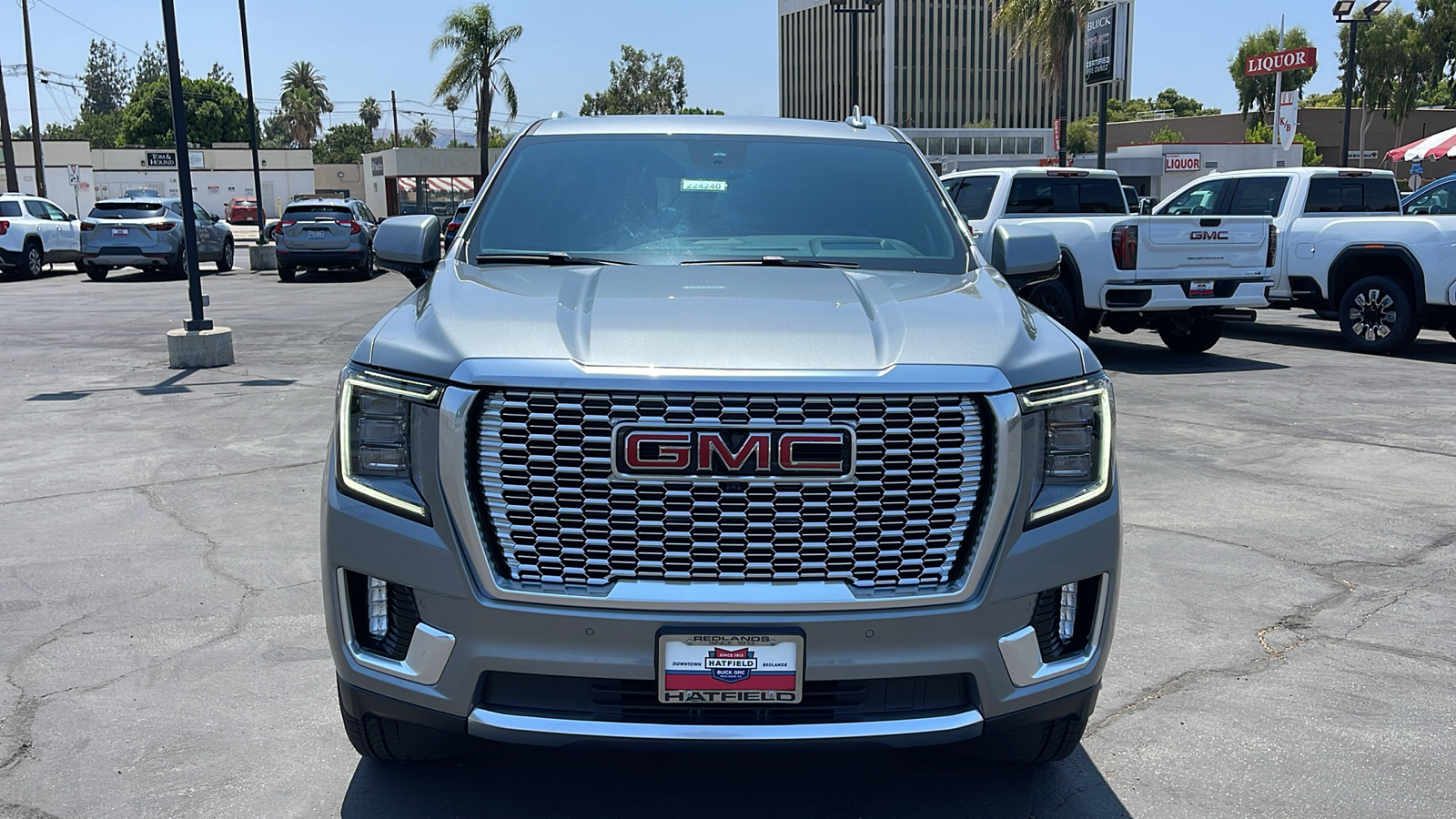 2024 GMC Yukon XL Denali 8