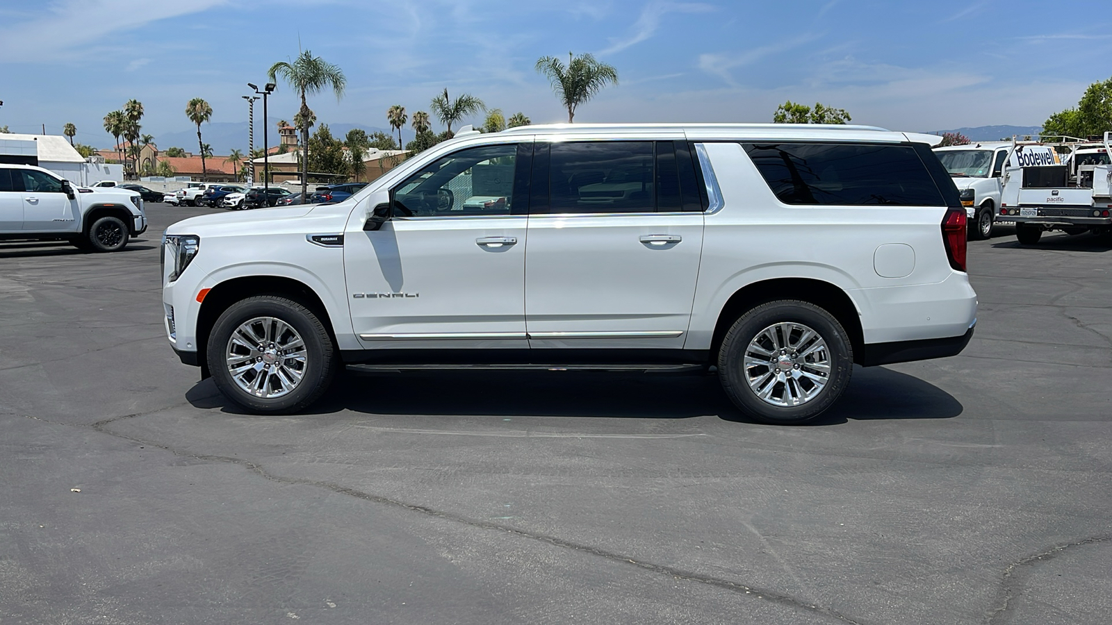 2024 GMC Yukon XL Denali 2