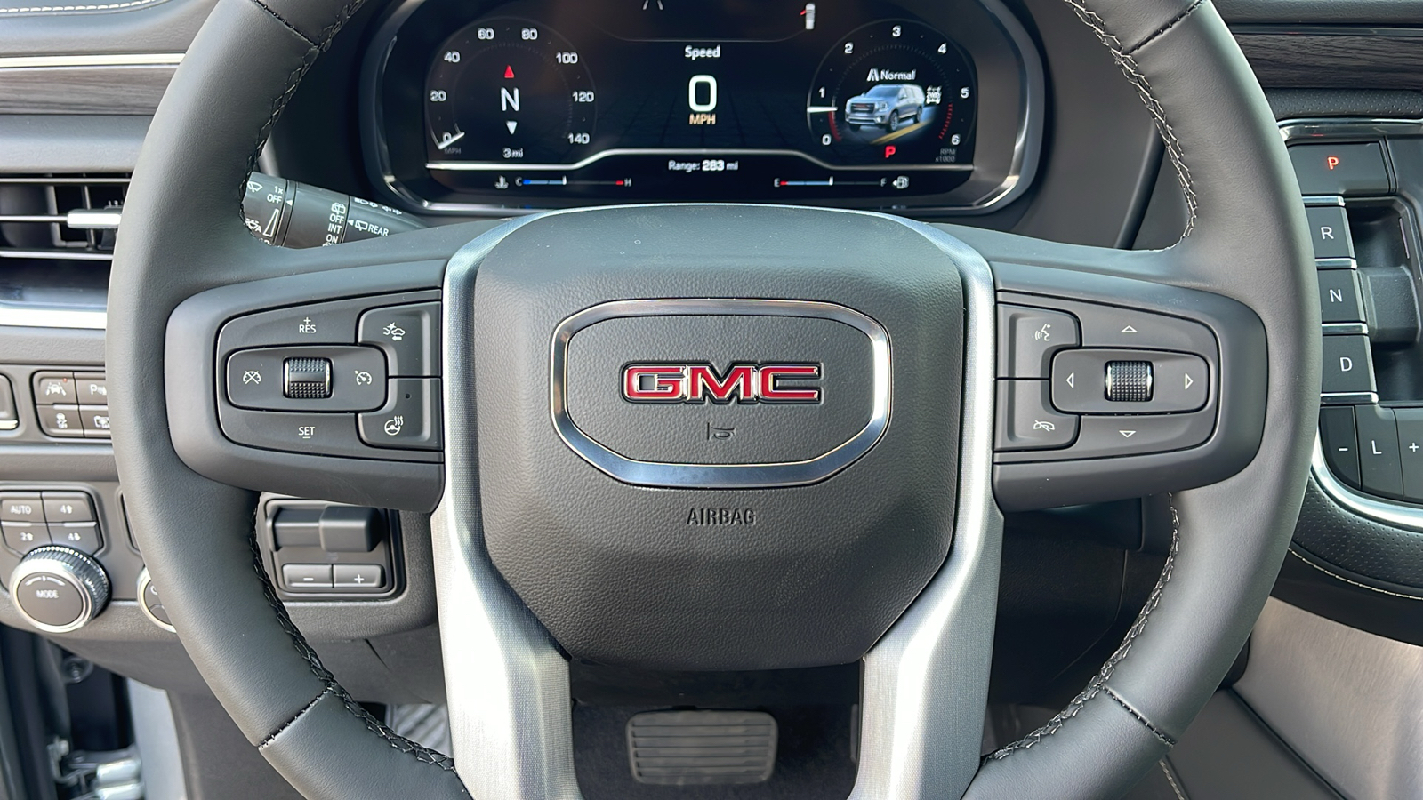 2024 GMC Yukon SLT 18