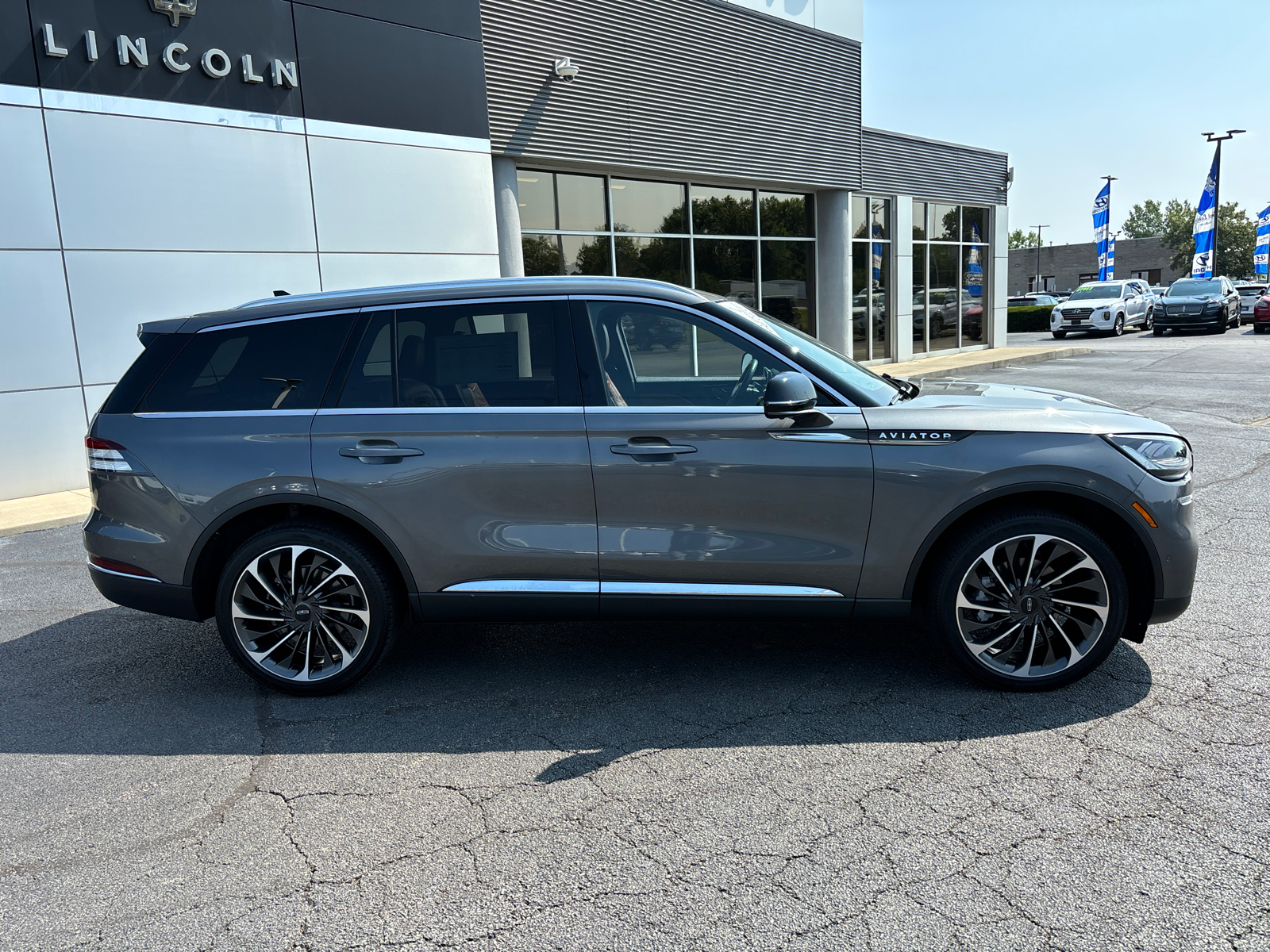 2023 Lincoln Aviator Reserve 8