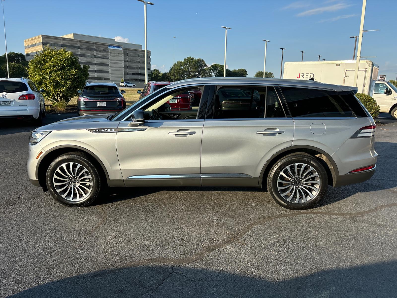 2022 Lincoln Aviator Standard 4