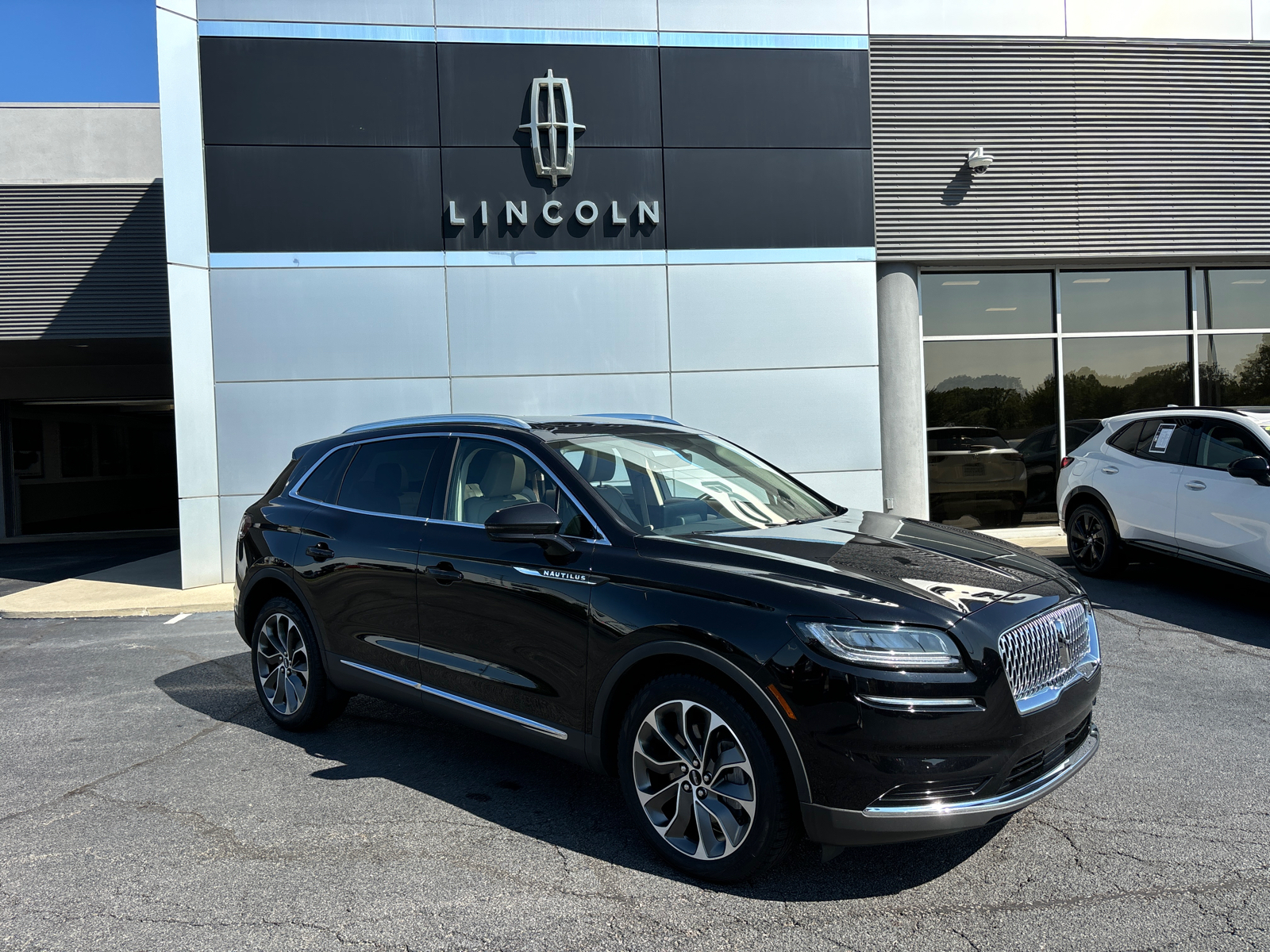 2022 Lincoln Nautilus Reserve 1