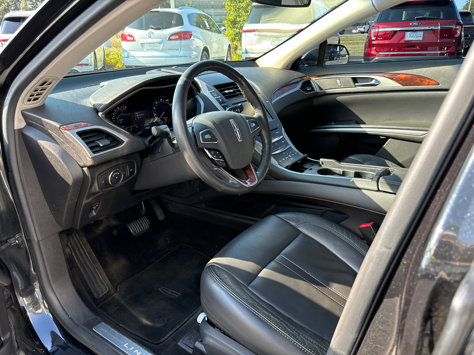 2014 Lincoln MKZ  23