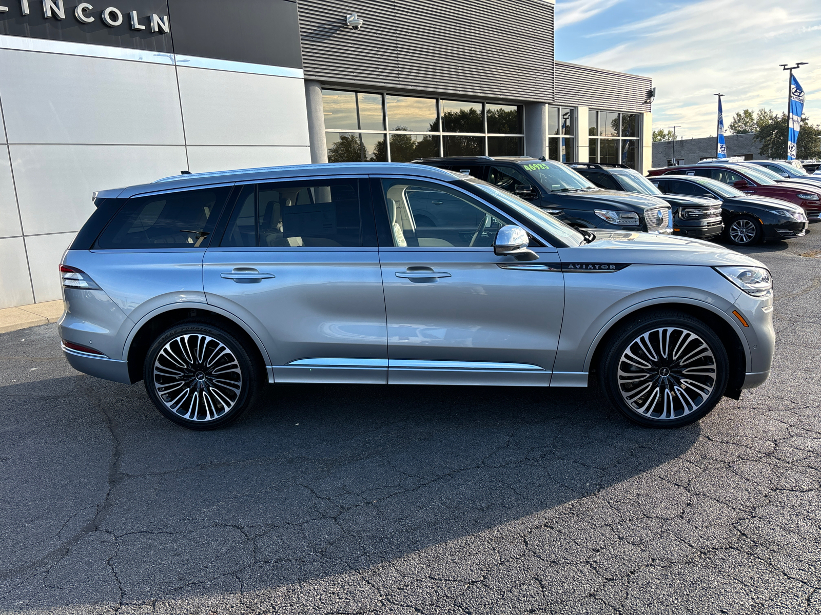 2022 Lincoln Aviator Black Label 8