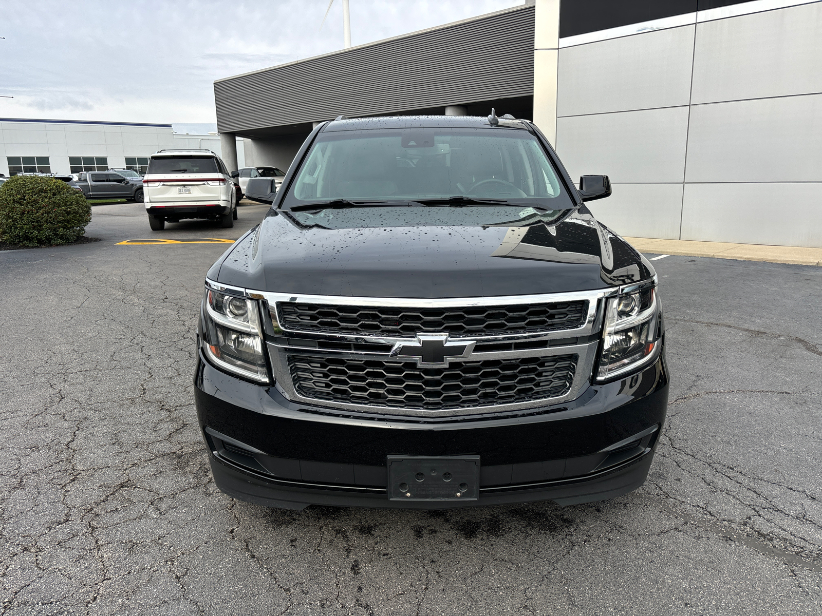 2017 Chevrolet Suburban LT 2