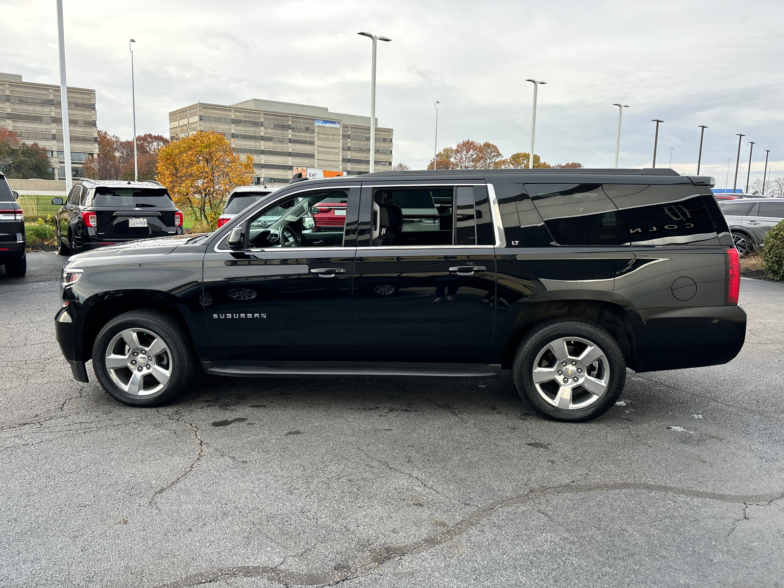 2017 Chevrolet Suburban LT 4