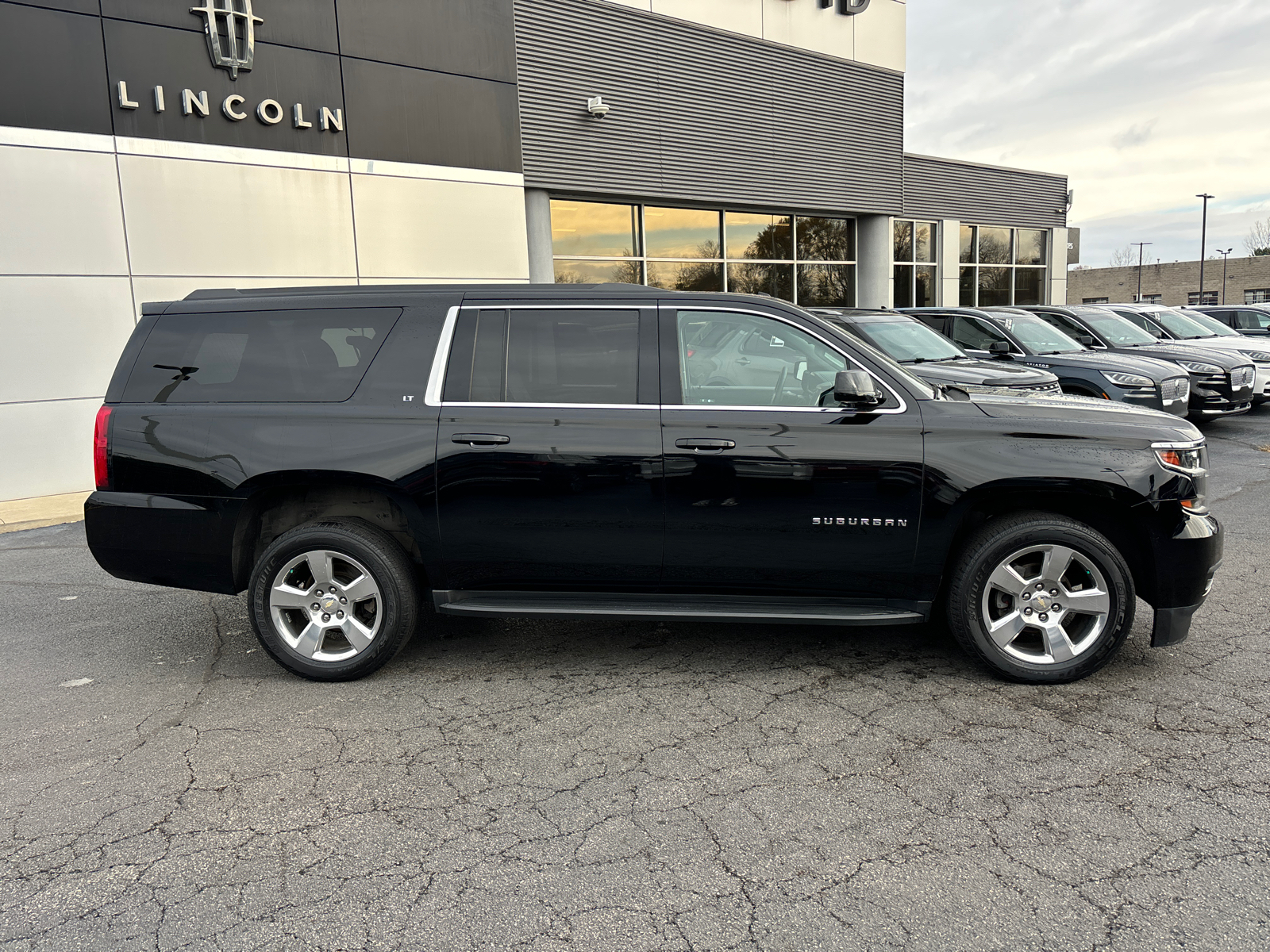 2017 Chevrolet Suburban LT 8