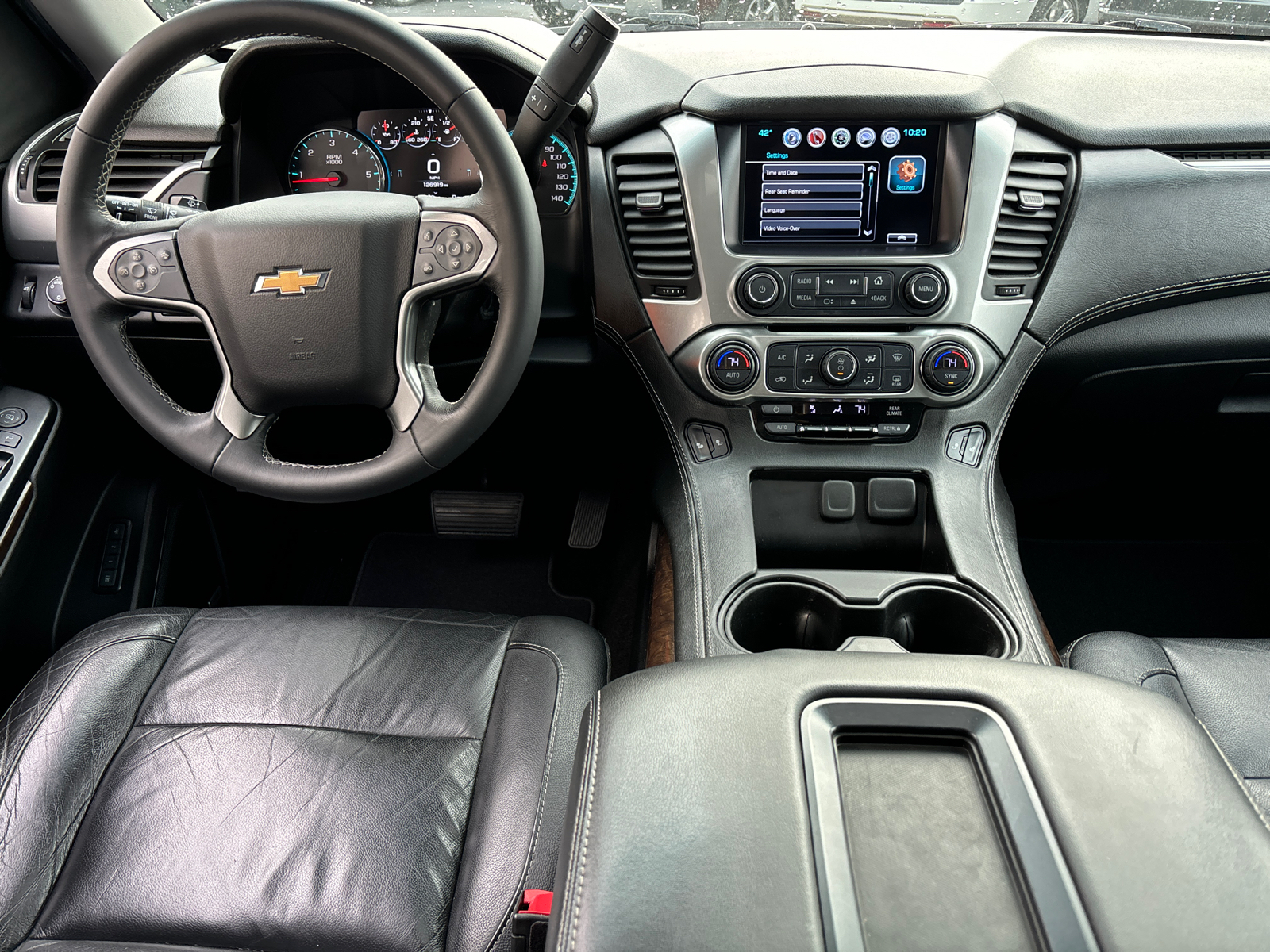 2017 Chevrolet Suburban LT 29