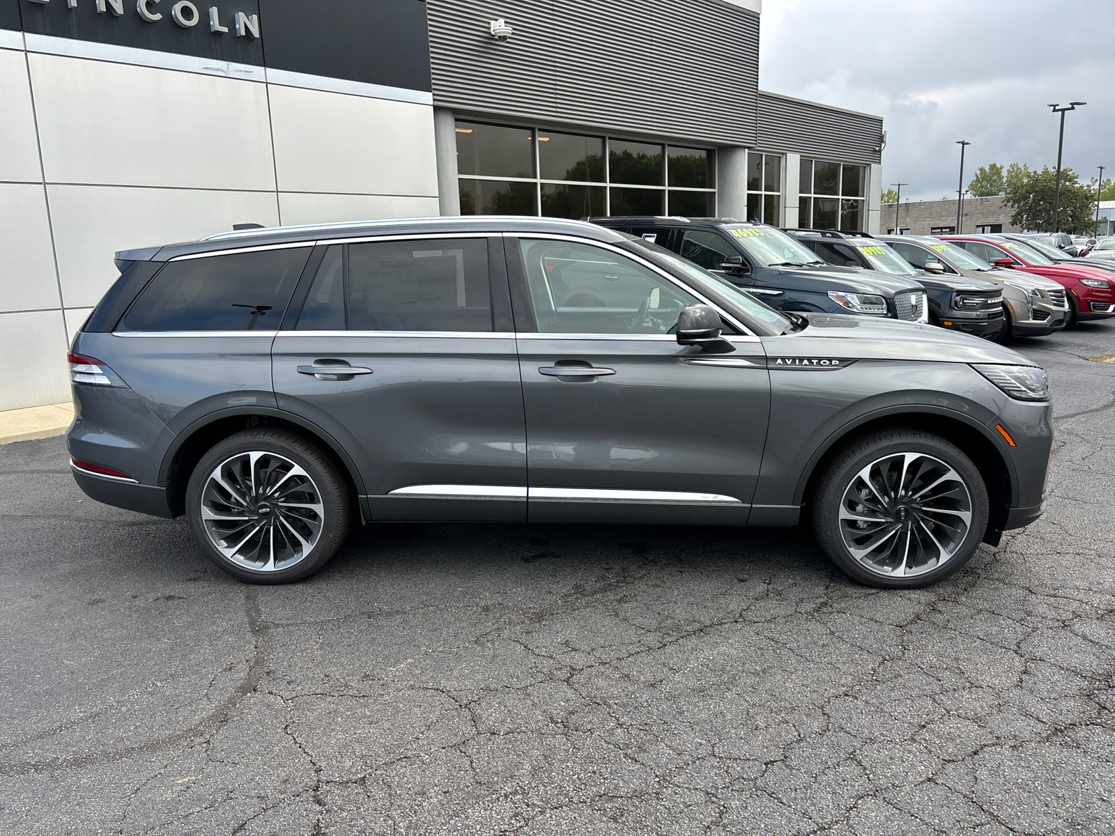 2025 Lincoln Aviator Reserve 8