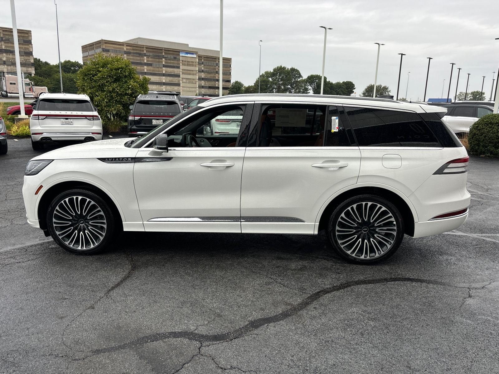 2025 Lincoln Aviator Black Label 4