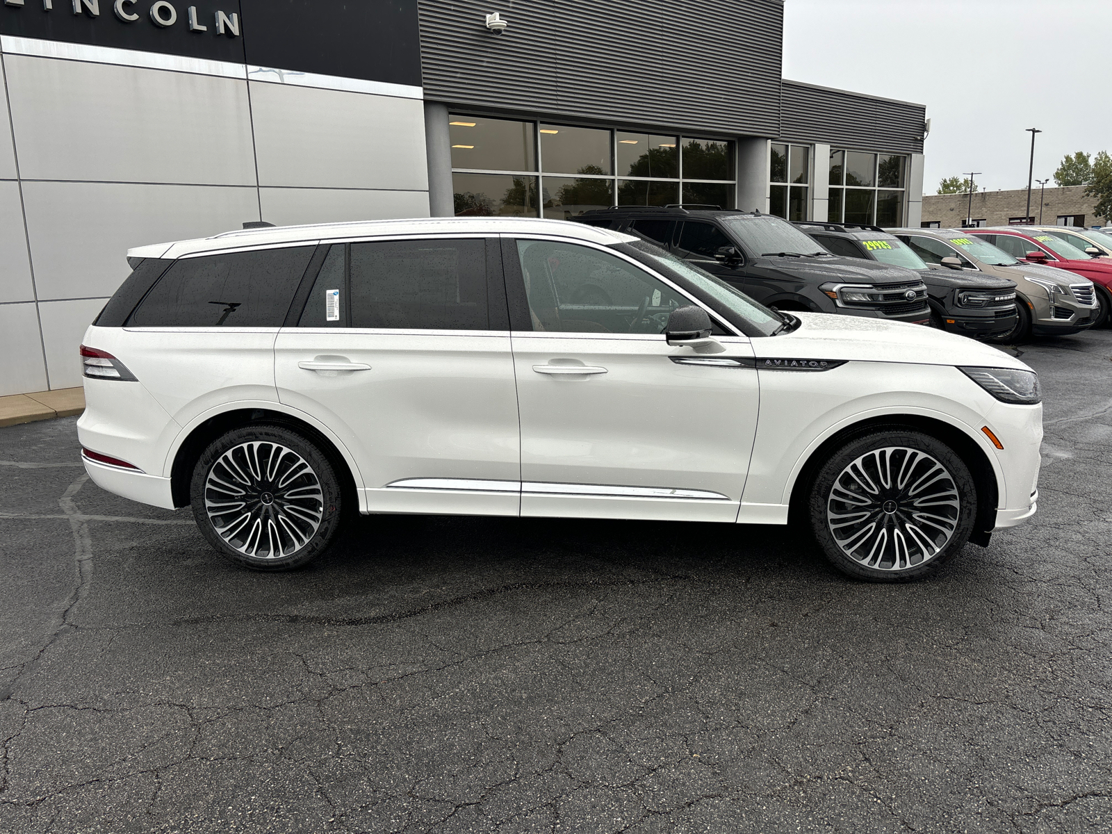 2025 Lincoln Aviator Black Label 8